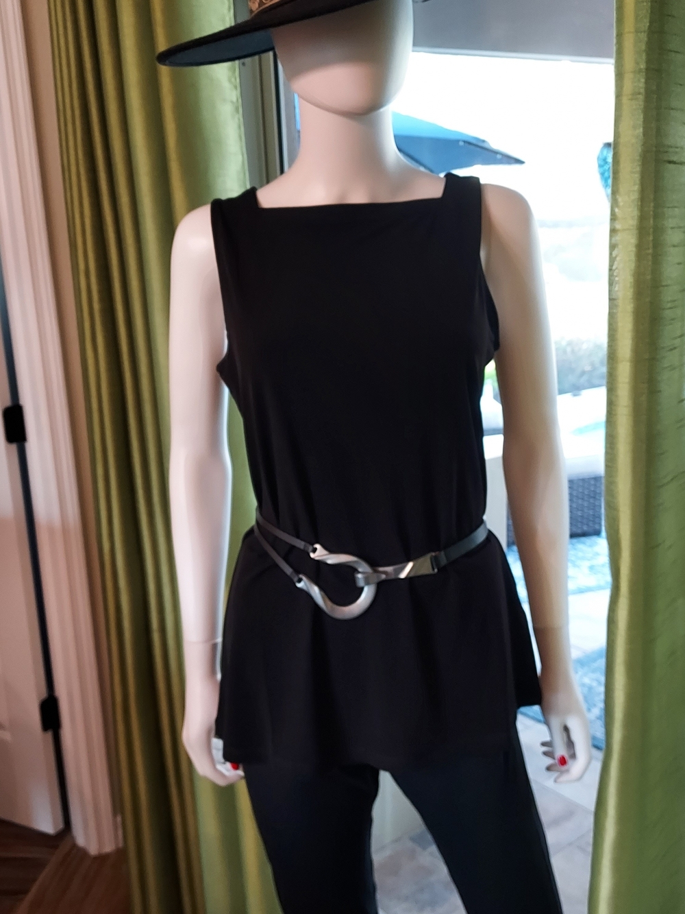 Chico's Black Leather Adjustable Belt with Silver-Tone Hook Closure. M